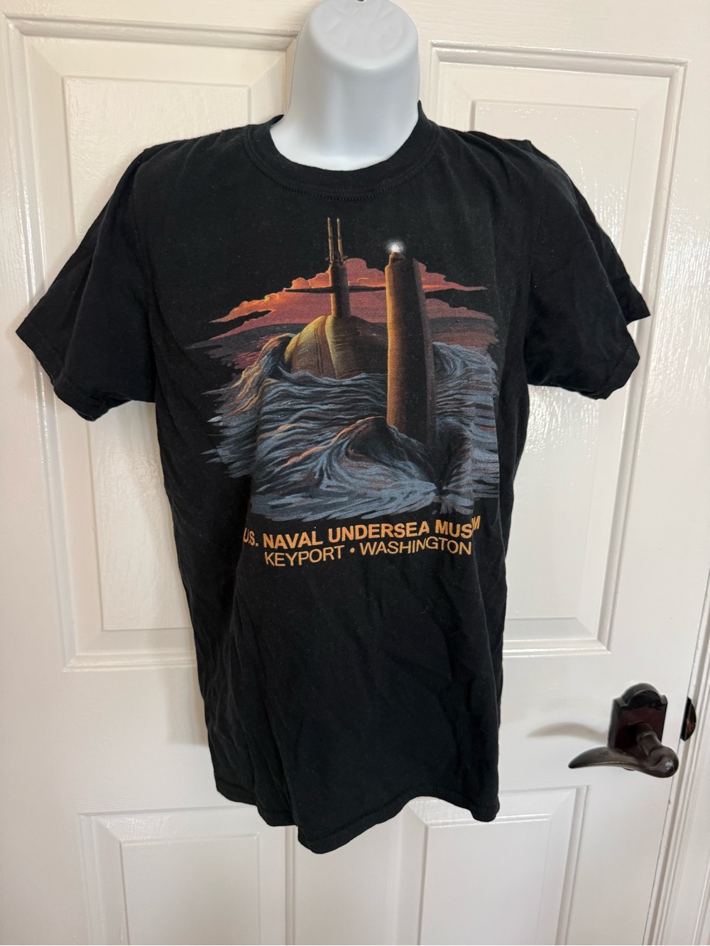 Gildan brand U.S. Naval Undersea Museum Washington size S black